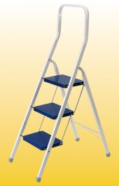 Thüga Klapptritt 3-stufig (Stufen rot oder blau) mit hohem Sicherheitsbügel